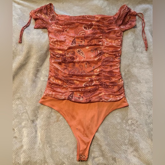 Guess Bodysuit - Picture 1 of 2